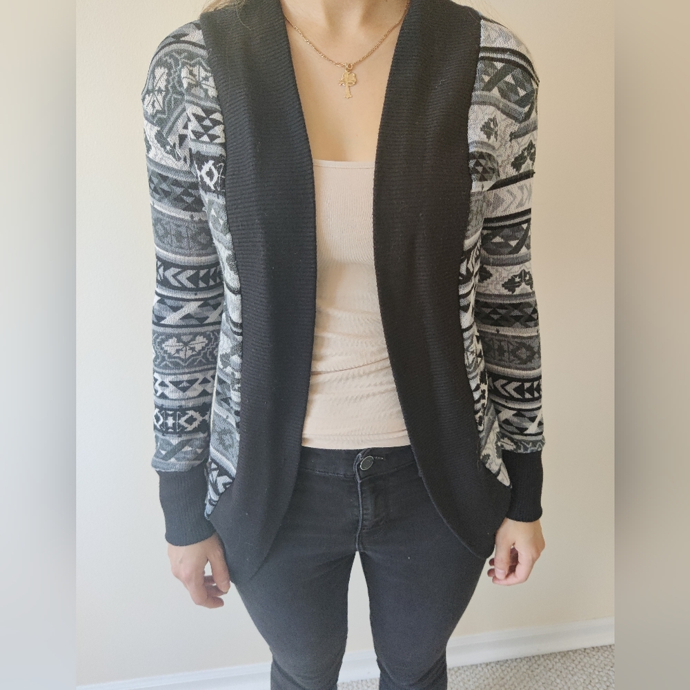 Patterned Cardigan - Picture 7 of 8